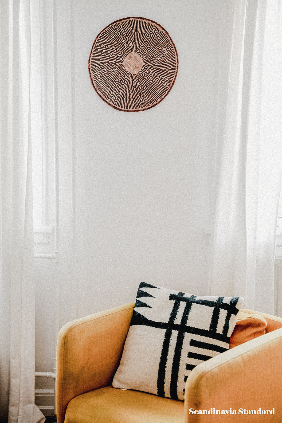 the-white-room-rebeccas-nordvest-apartment-copenhagen-interiors-scandianvia-standard-7536