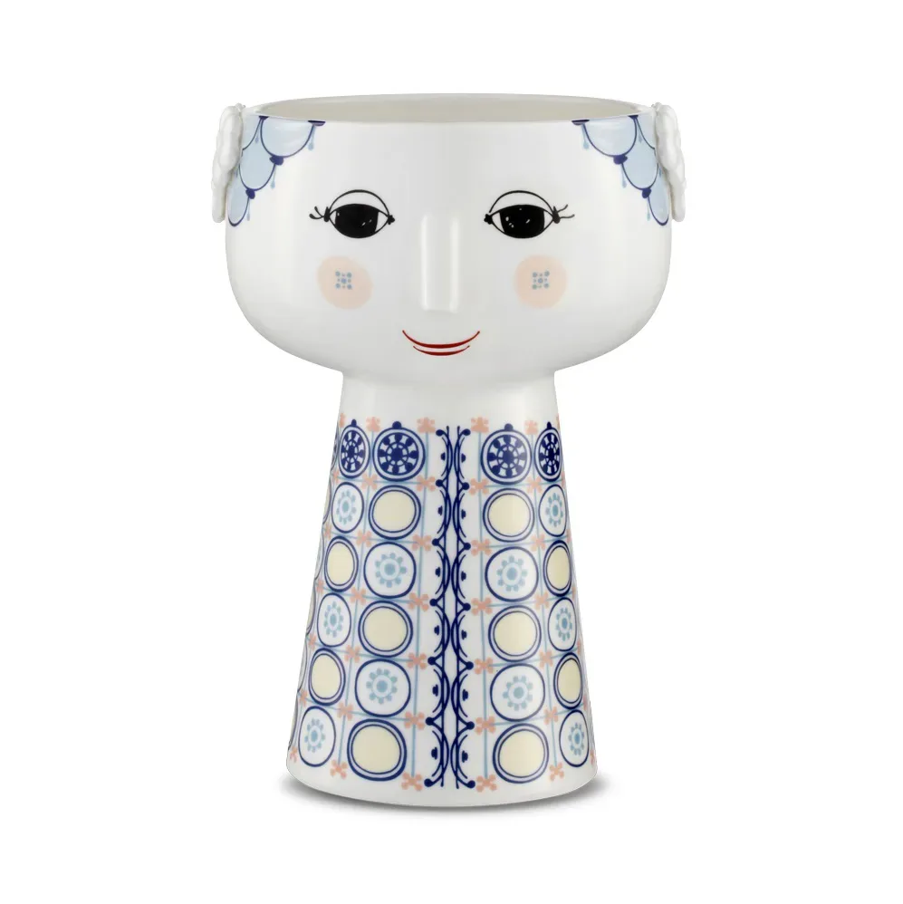 An elegant Eva vase, perfect for Scandinavian decor.