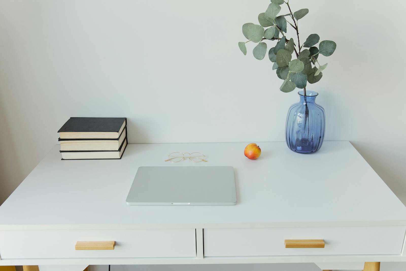 scandinavian home office simple desk