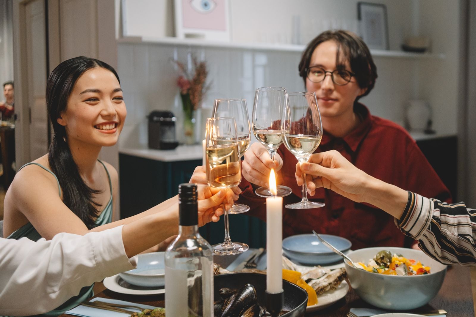 dinner table candles friends